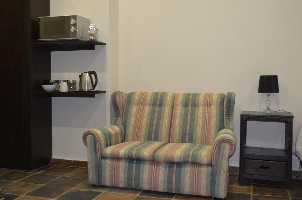 Birrea Guest House Полокване Екстериор снимка